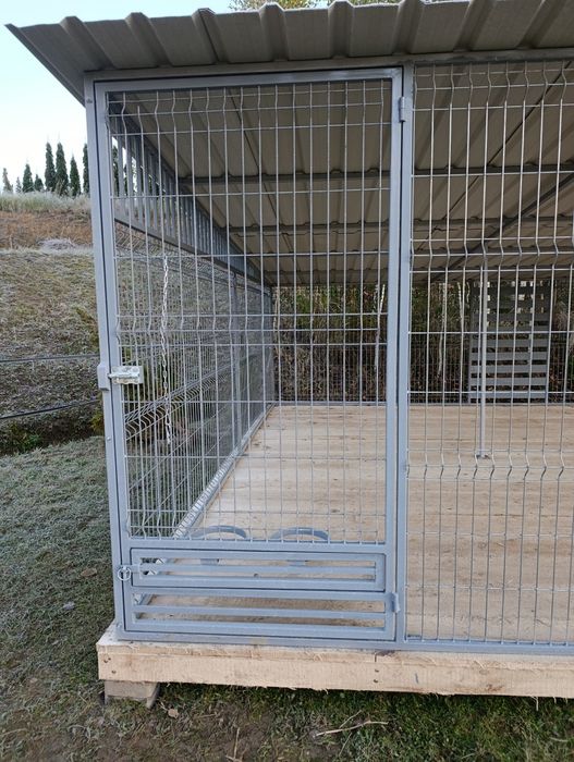 Kojec 5x6 m z podłogą i dachem