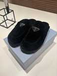 Loafers Prada klapki slipon 39,5 czarne welurowe velvet