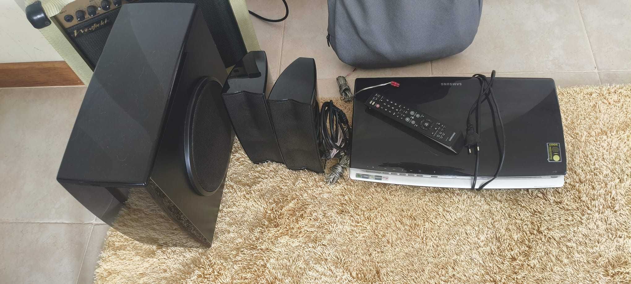 Sistema Som/Video Samsung HT-X200 - 2.1 Home Cinema