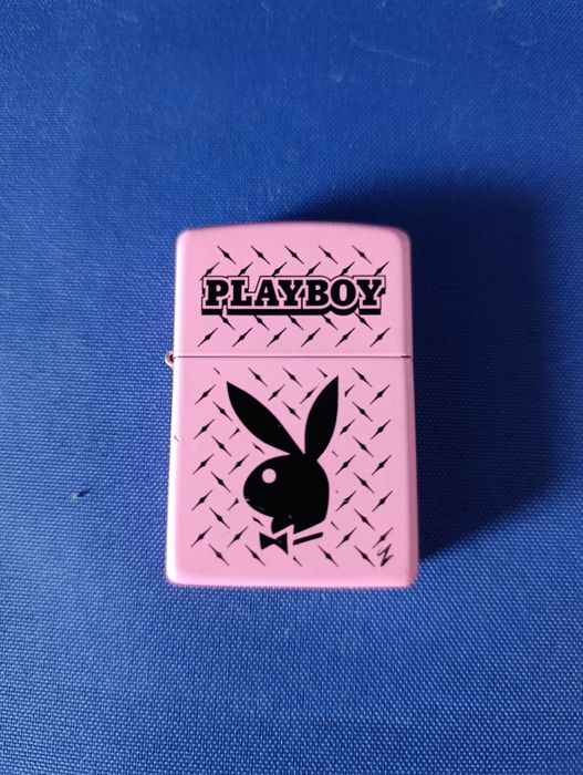 Ретро-запальничка Zippo Playboy.
