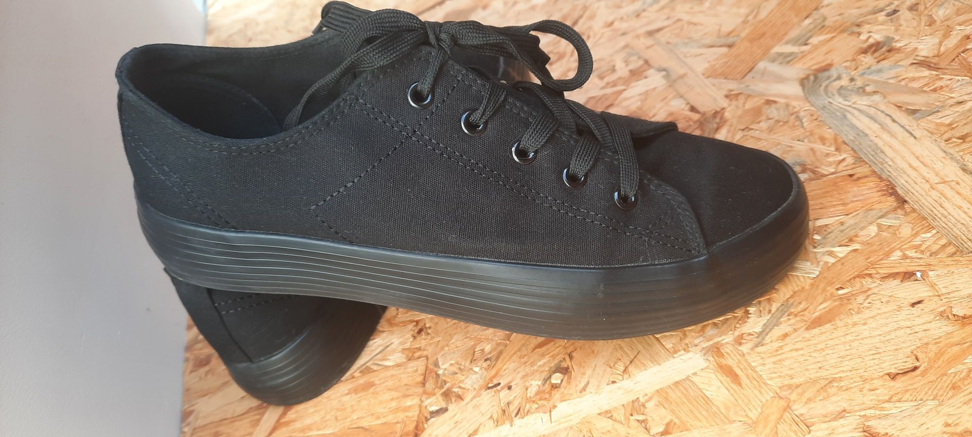 Trampki na grubej podeszwie Vice 41