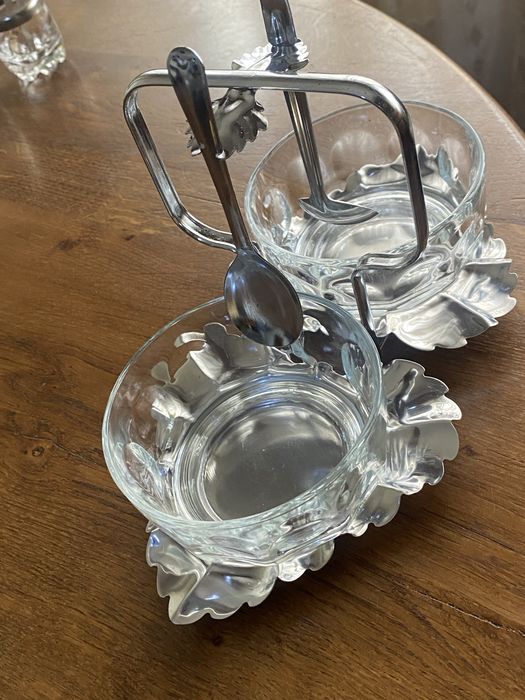 Conjunto de molheiras com colher