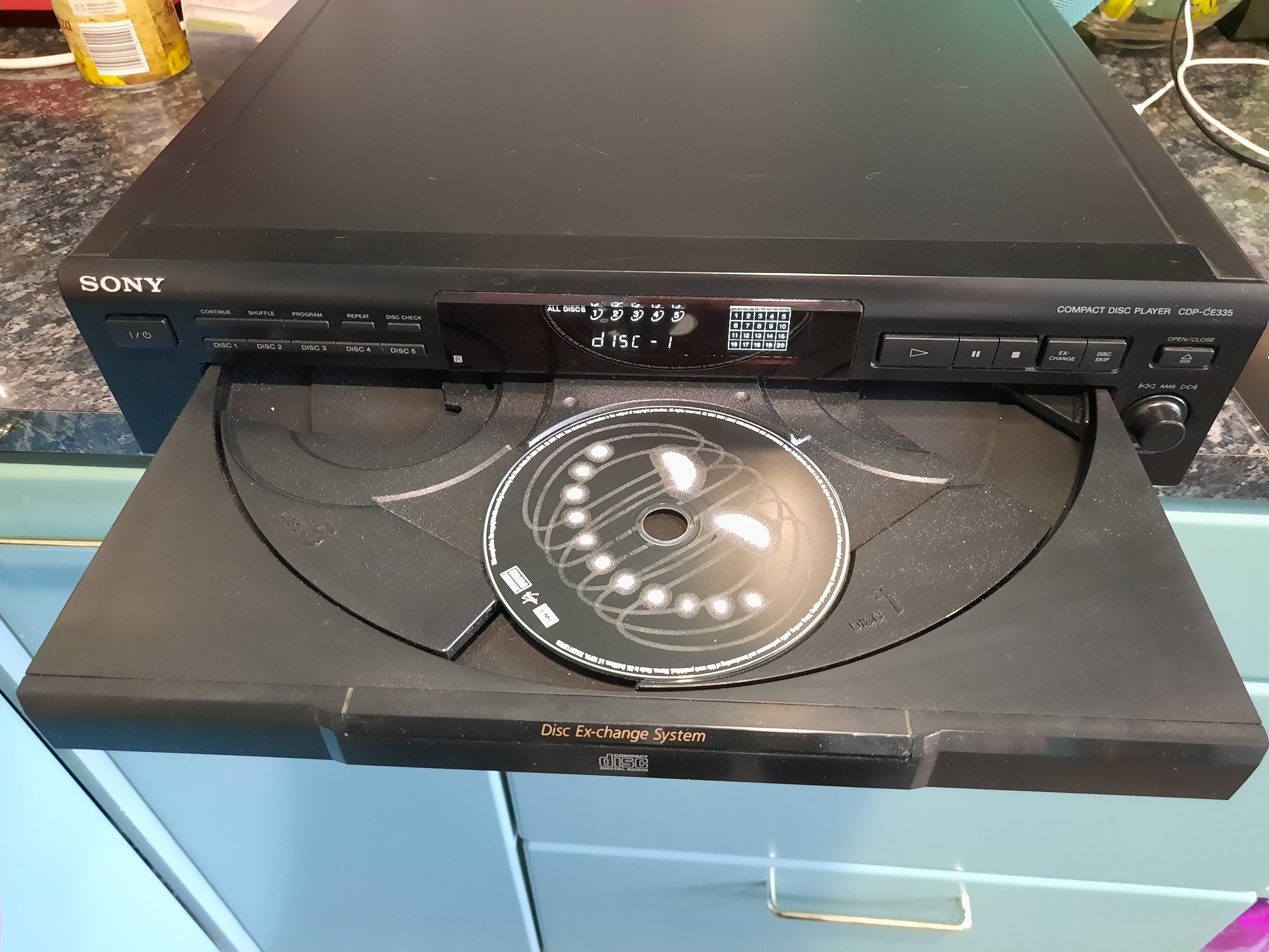 Odtwarzacz CD Sony CDP-CE335.