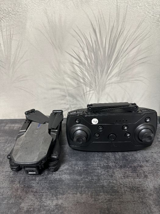 Квадракоптер E88 pro (дрон)