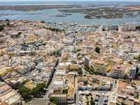 Prédios para obras no centro histórico de Faro, Algarve