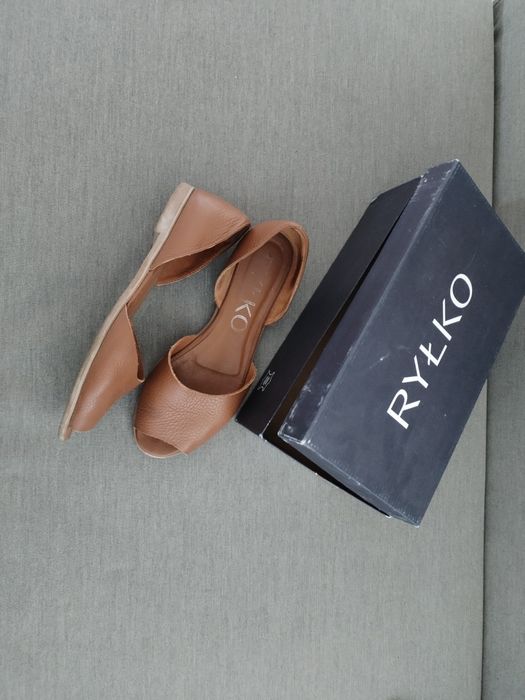 Ryłko 38 sandały ze skóry licowej