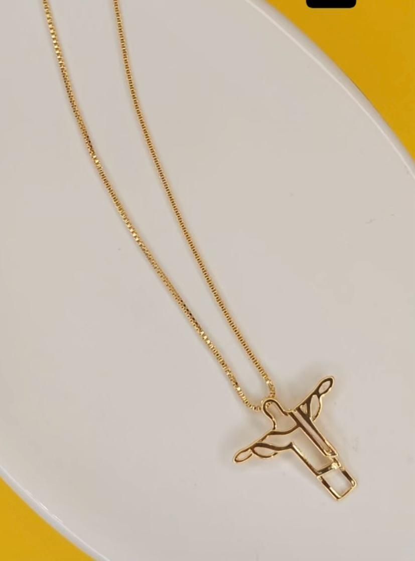 Colar Cristo, semijoia de qualidade,  folheado a ouro 18.