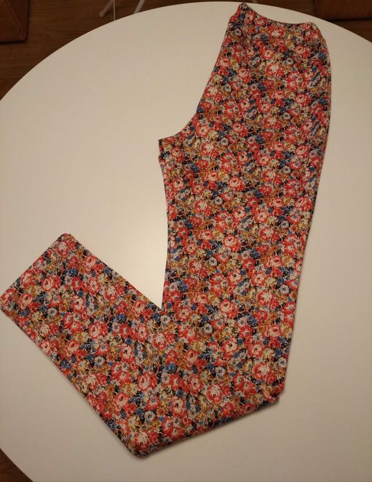 Treginsy w kwiatki S 36 legginsy