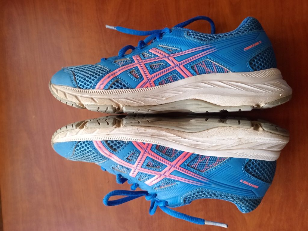 Кросівки Asics розмір 35,5 устілка 22,25см