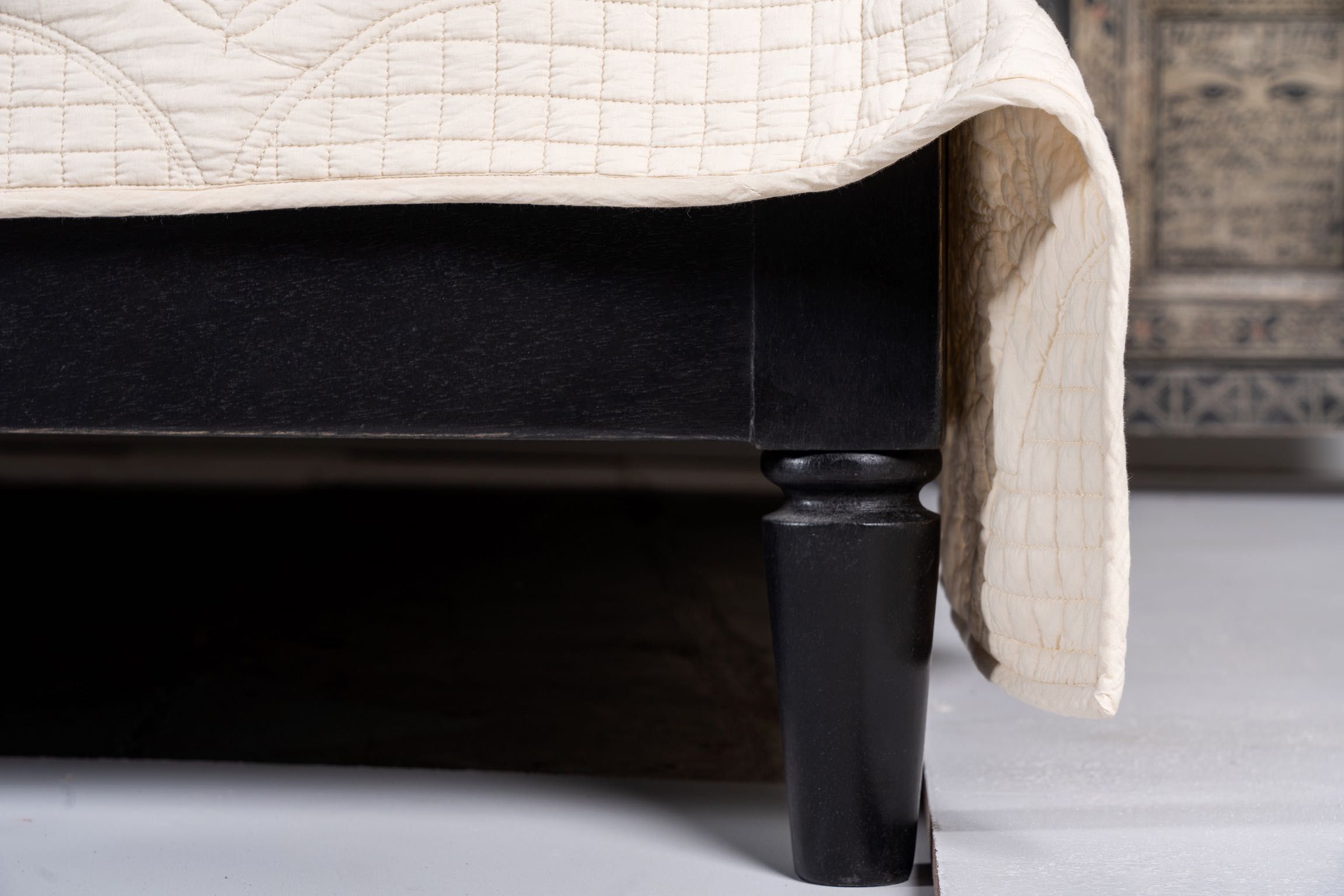 Łóżko rama drewniana z rattanem czarne 180x200 boho mango rustykalne