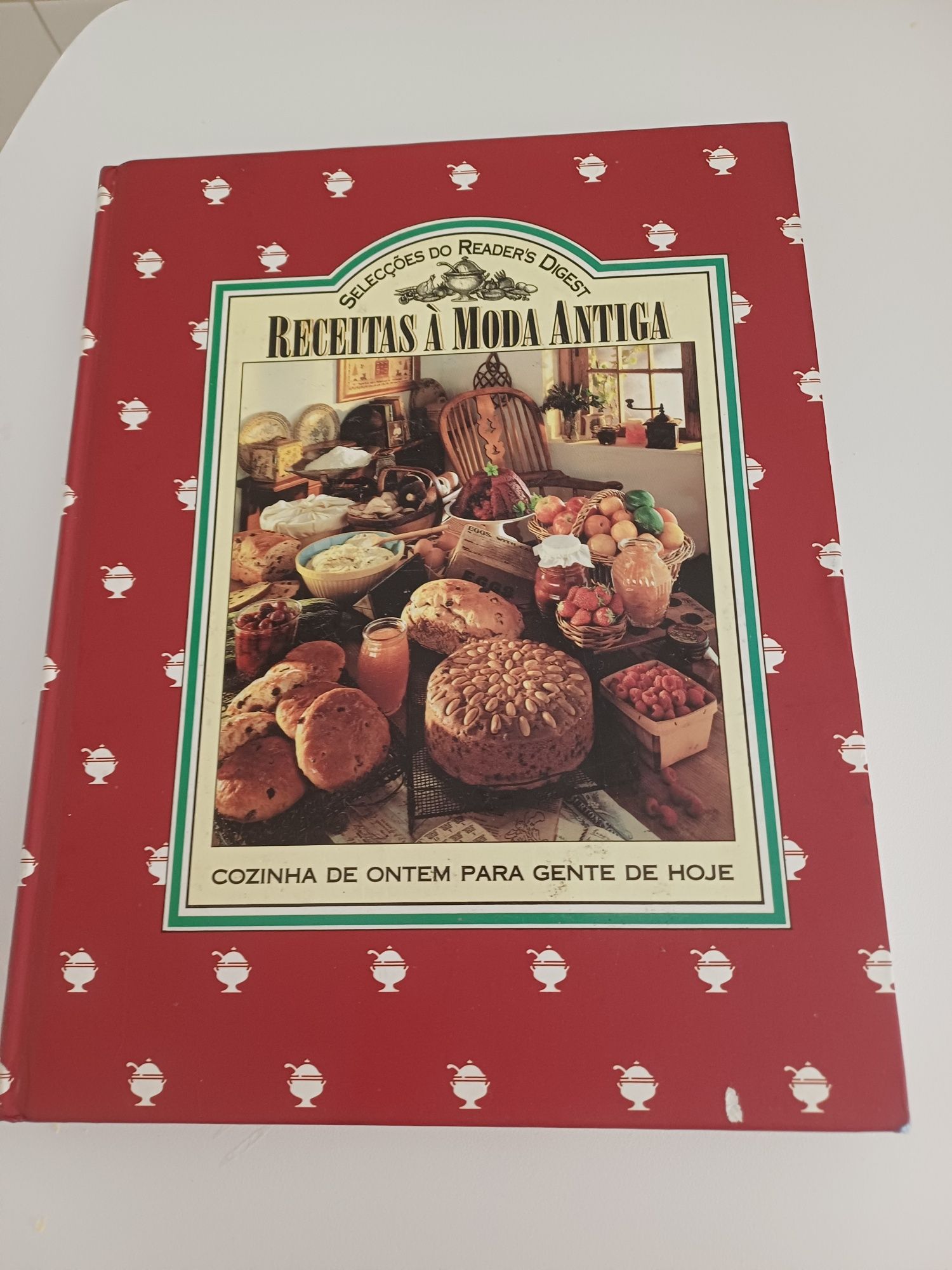 Vários livros de receitas (20€ cada um)