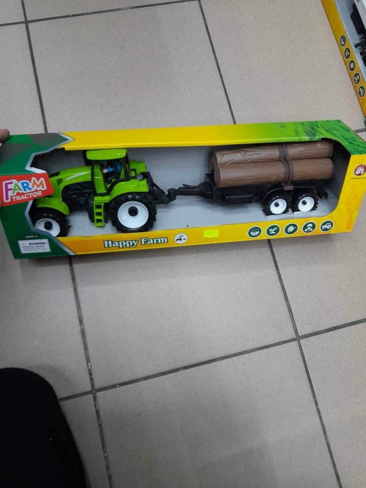 Zielony Traktor Przyczepa