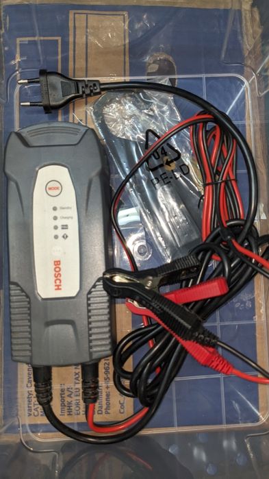 Зарядний пристрій, зарядне, зарядка Bosch C1.