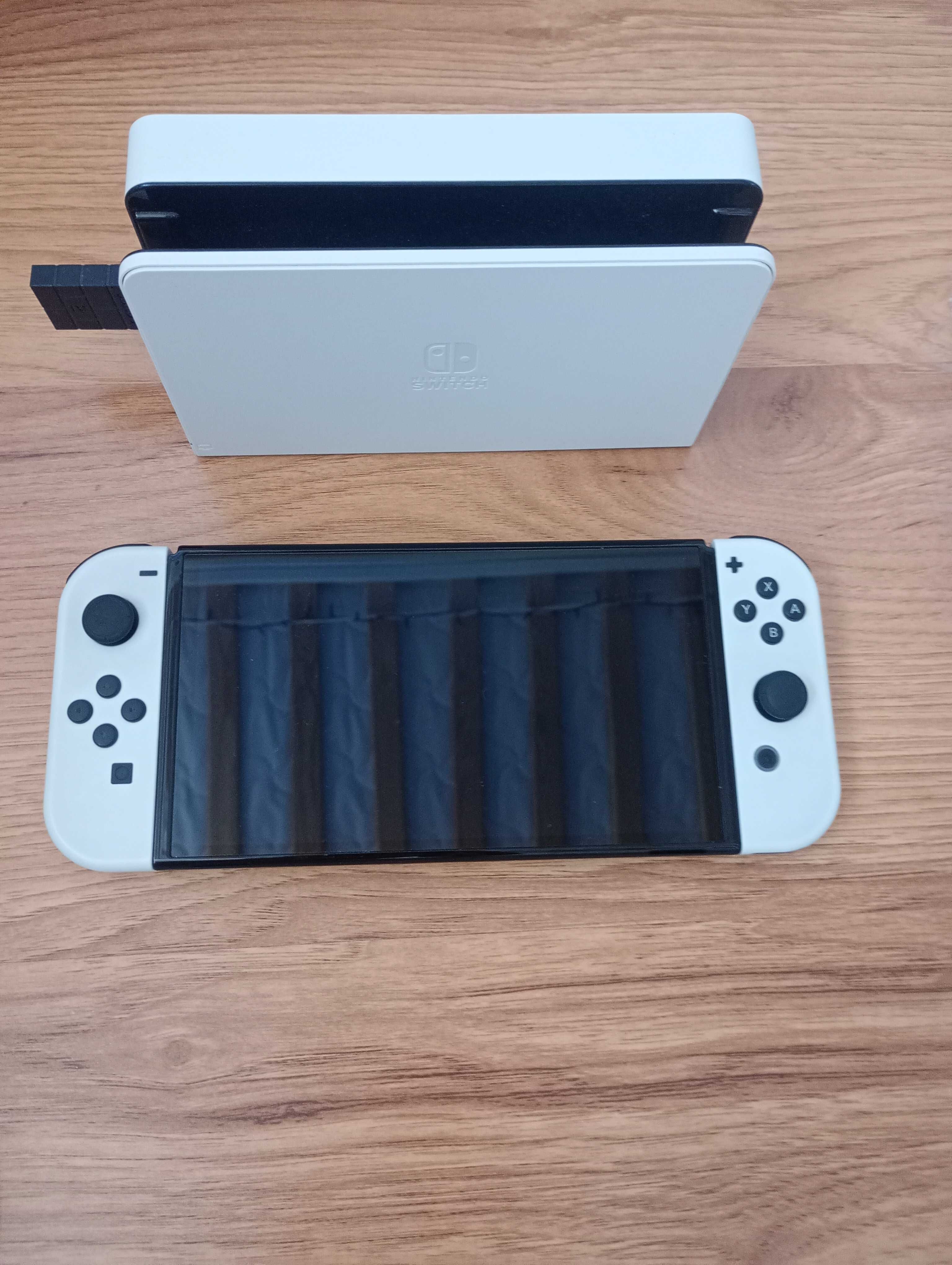 Sprzedam konsolę Nintendo Switch OLED
