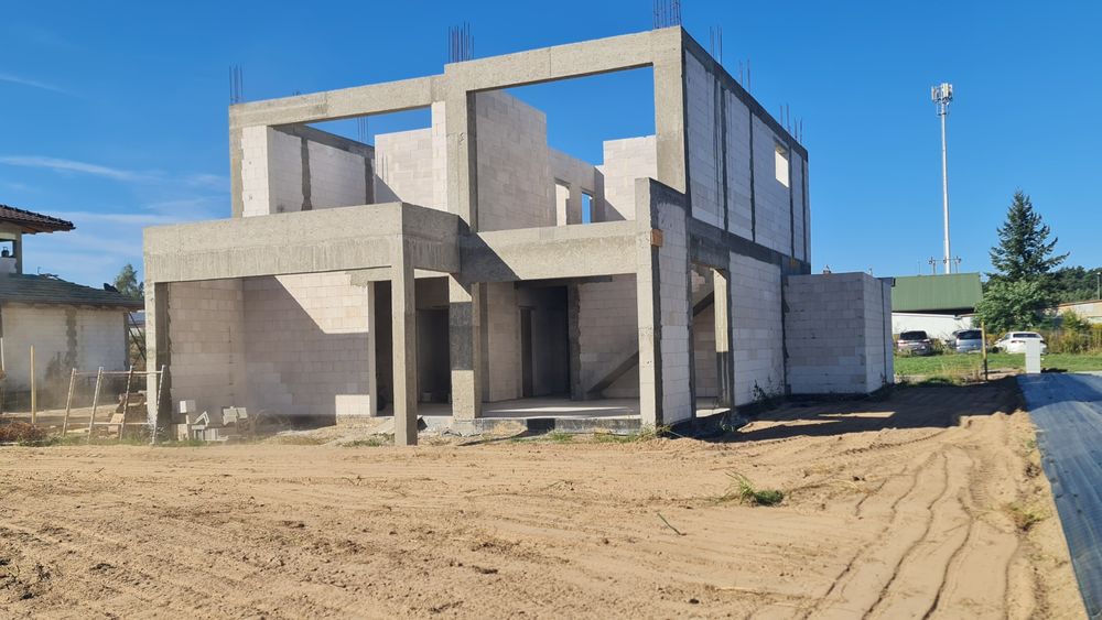 Budowa domów i obiektów,  stany surowe , usługi budowlane