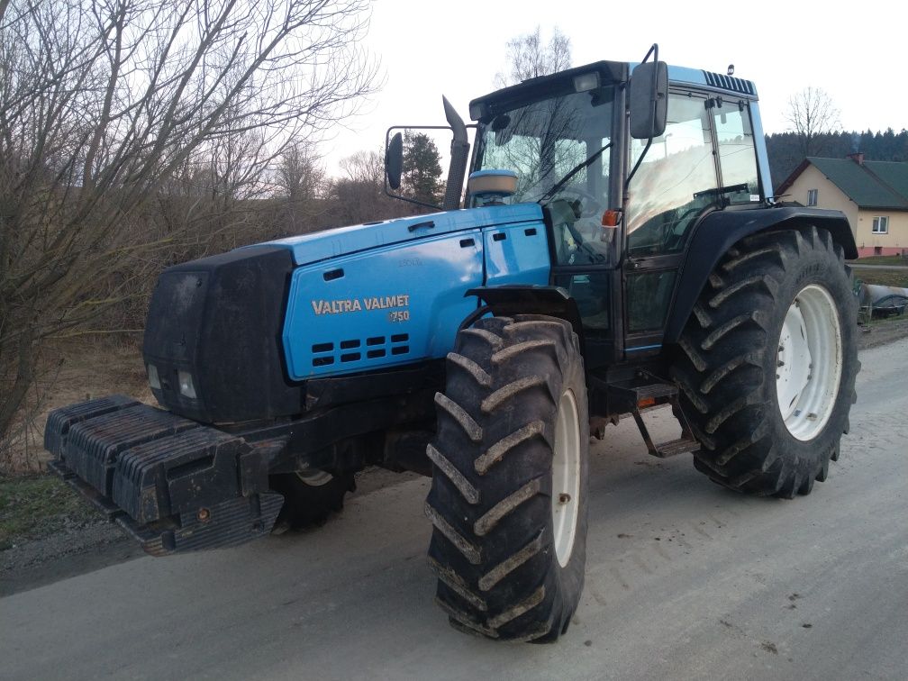 Valtra Valmet 8750