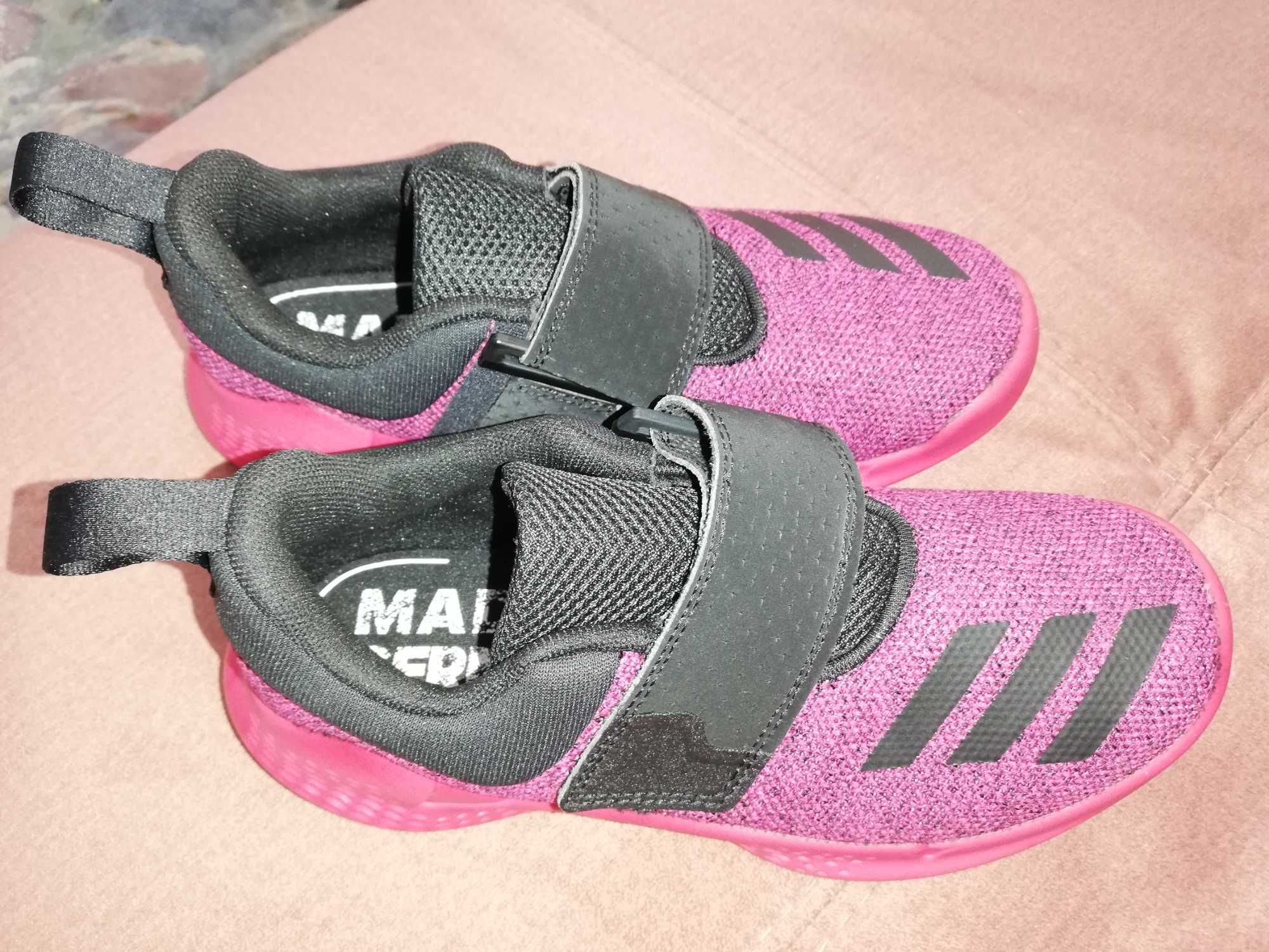 Buty adidas rozmiar 33,34 Idealne  do szkoły !