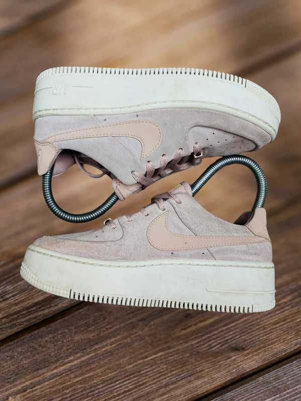 Buty Nike Air Force 1 Low różowe welurowe 35,5