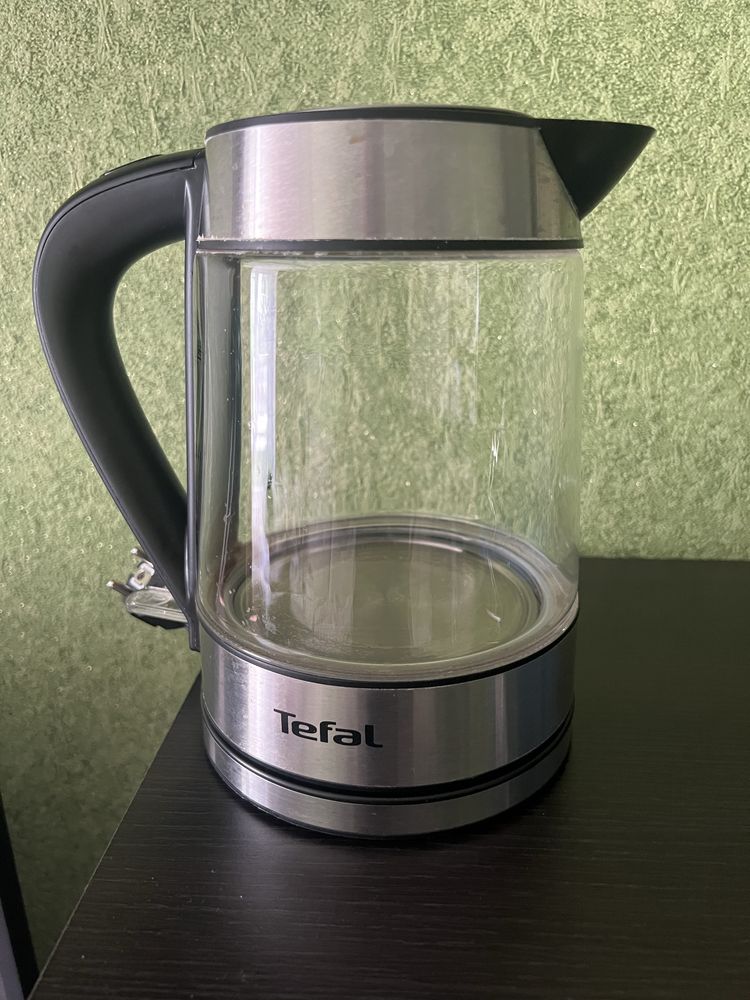 Продам электрочайник TEFAL KI730