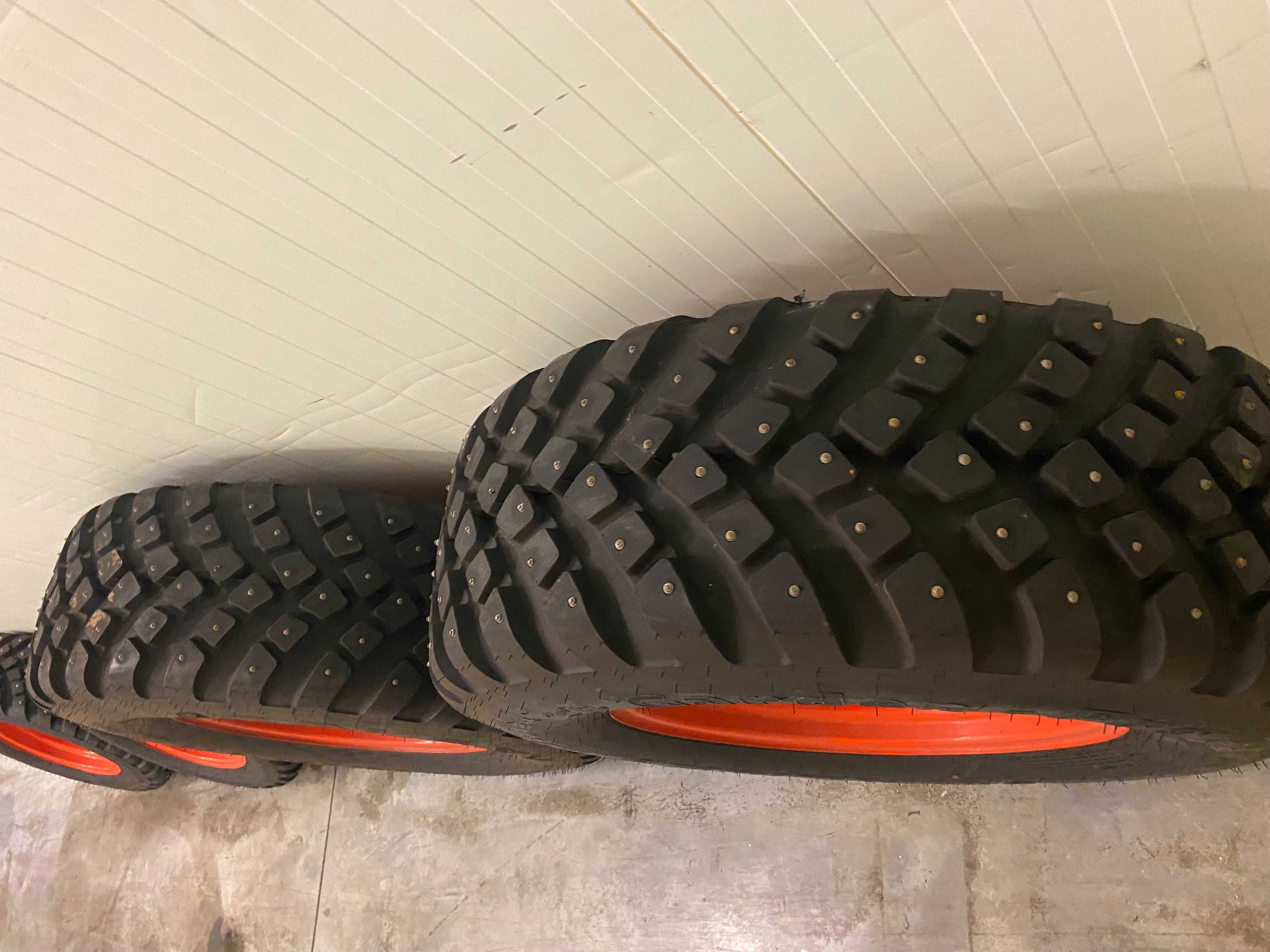 Felgi z oponami trawiastymi(G1) 2x380/70/24 i 2x260/70/16 Kioti Kubota