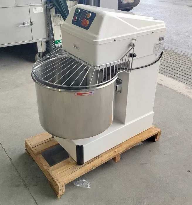 Amassadeira 60 litros - NOVA