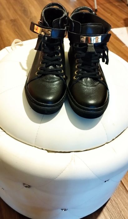 Śliczne  calkowicie nowe skórzane buty! Bardzoo okazyjna cena!