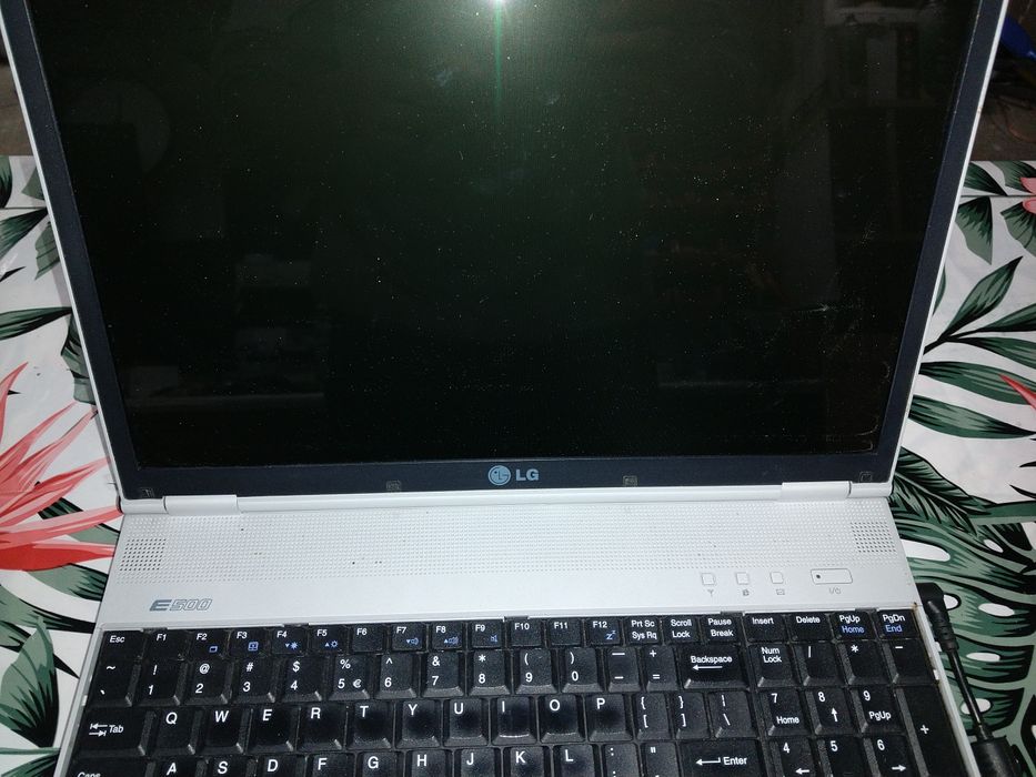Laptop LG e500 kompletny