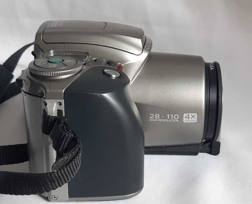 Пленочный зеркальный фотоаппарат Olympus IS-30 DLX.