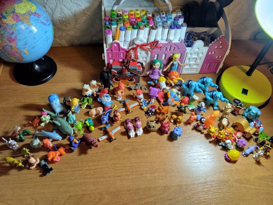 Колекція кіндерів і фігурок з макдональс