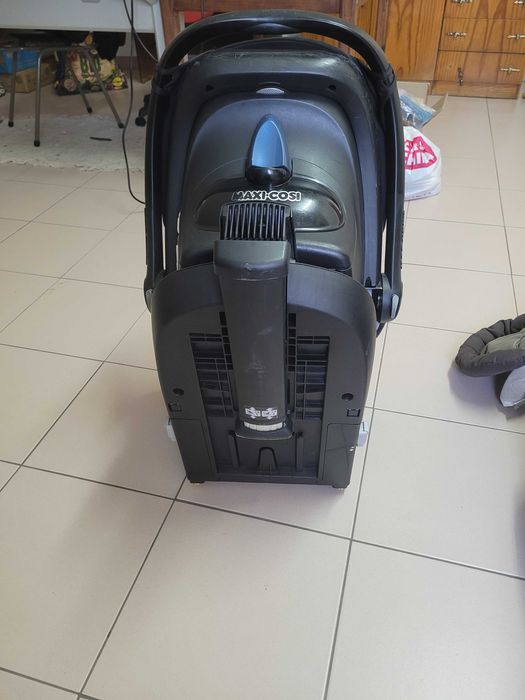 Carrinho Bebé + Ovo + Base Cadeira Maxi-Cosi (Isofix)