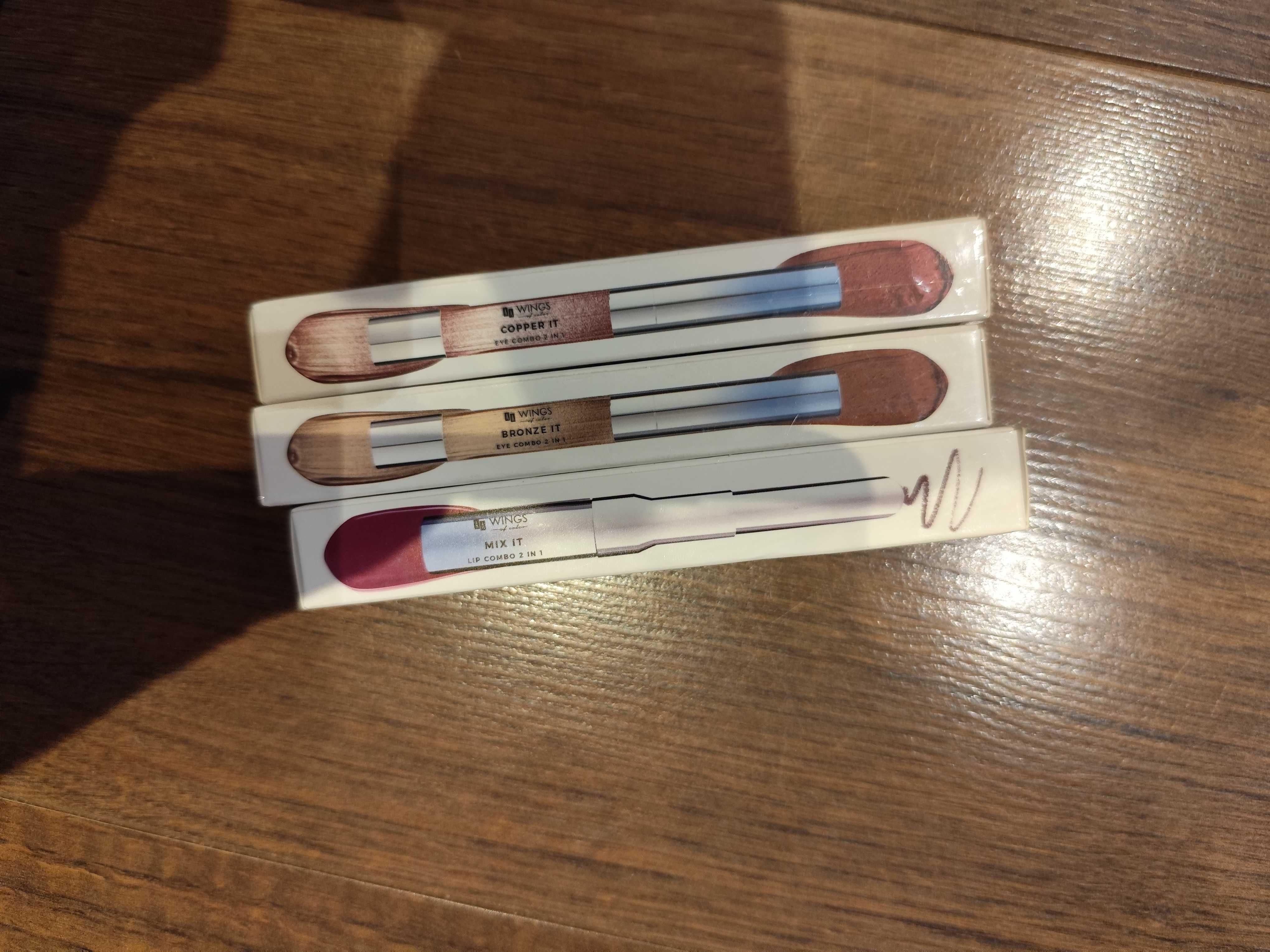 Dwa zestawy cieni do powiek AA Wings IT Girl plus lip combo gratis