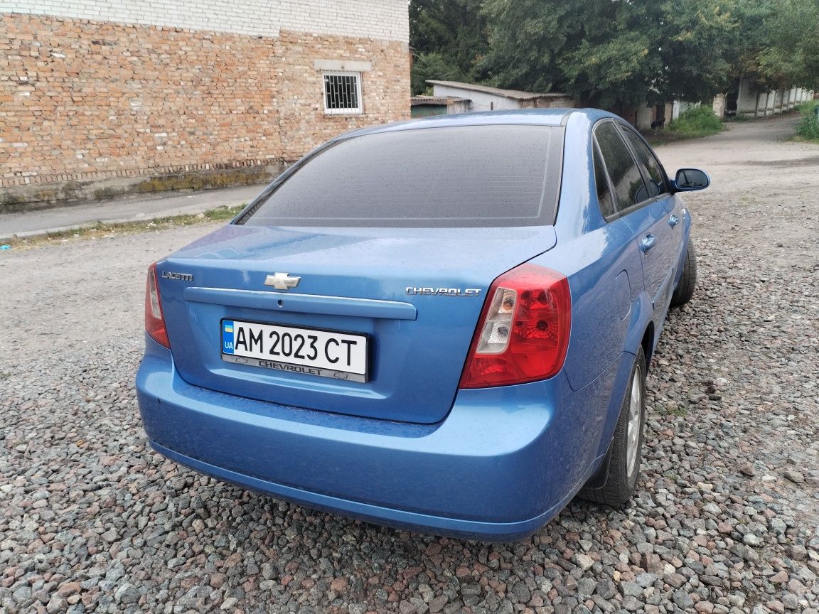 Chevrolet lachetti 1.8 SX Газ/бензин 2006г