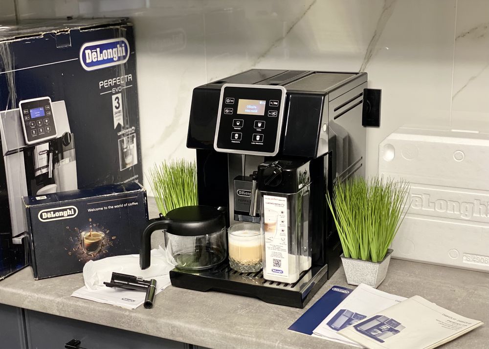 Кофемашина Delonghi Perfecta evo 2024р. Кофеварка Кавоварка