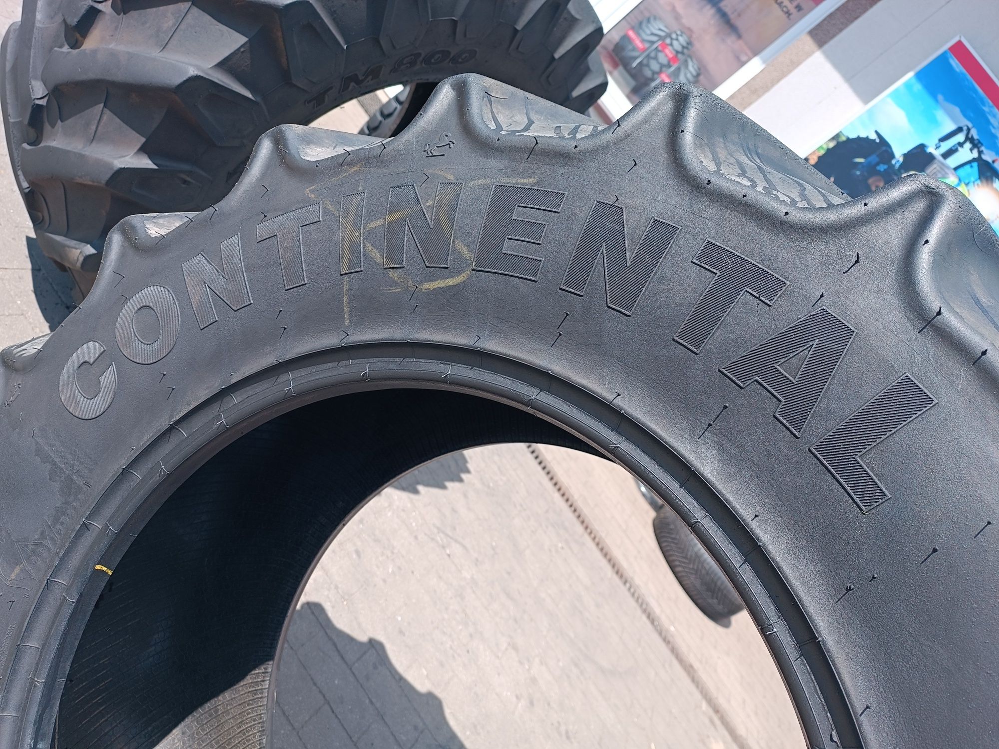 340/85R24 Continental Contract AC85 13.6R24