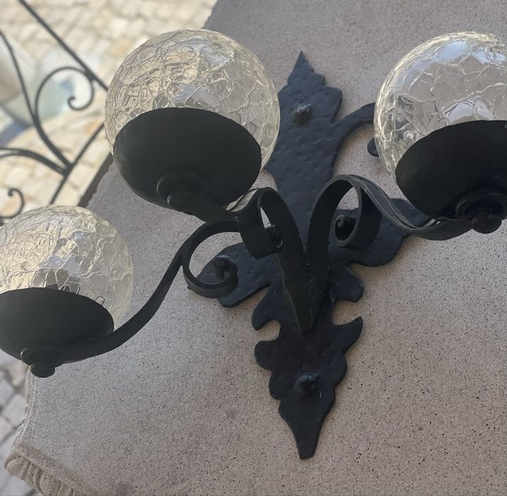 Aplique grande ferro muito antigo com globos