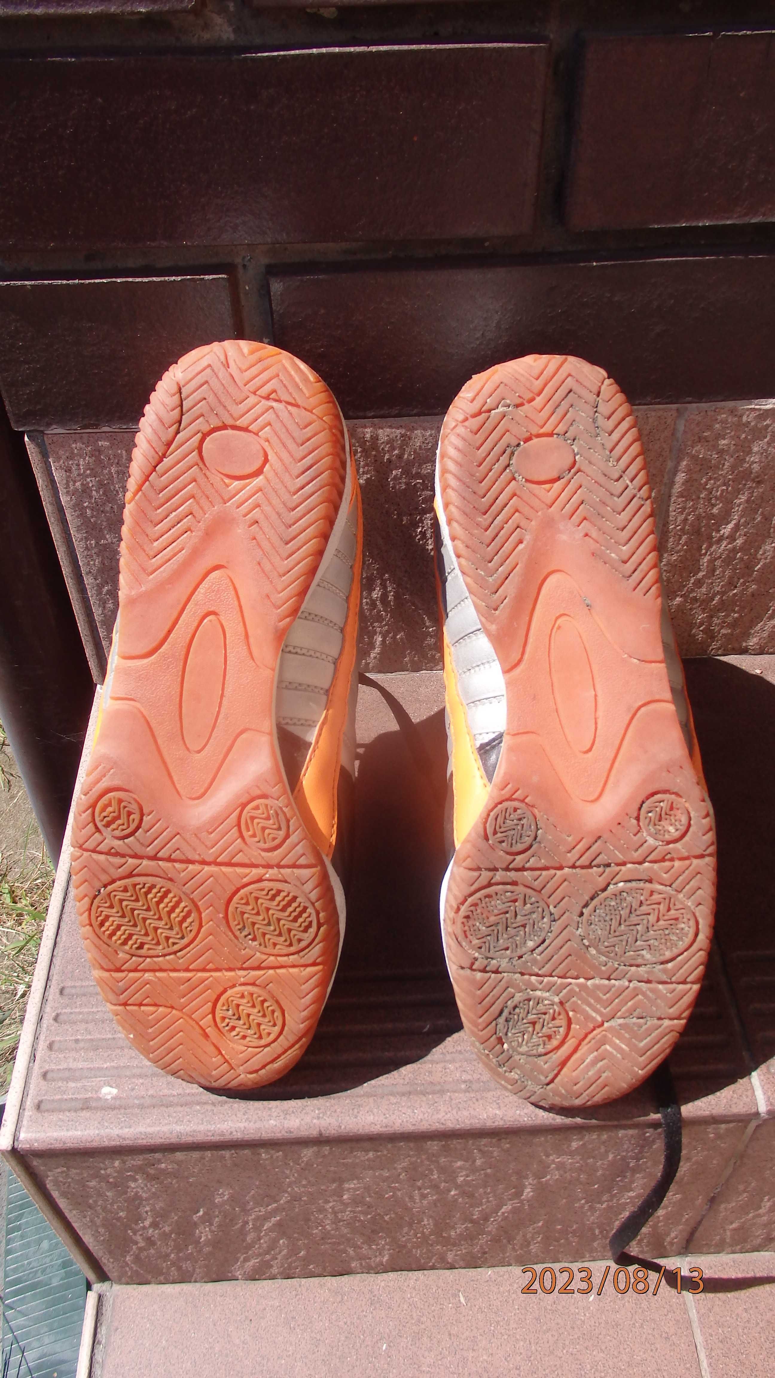 Buty męskie sportowe firmy Libero rozmiar 44.