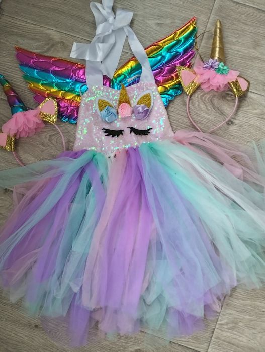 Прокат святкові костюми