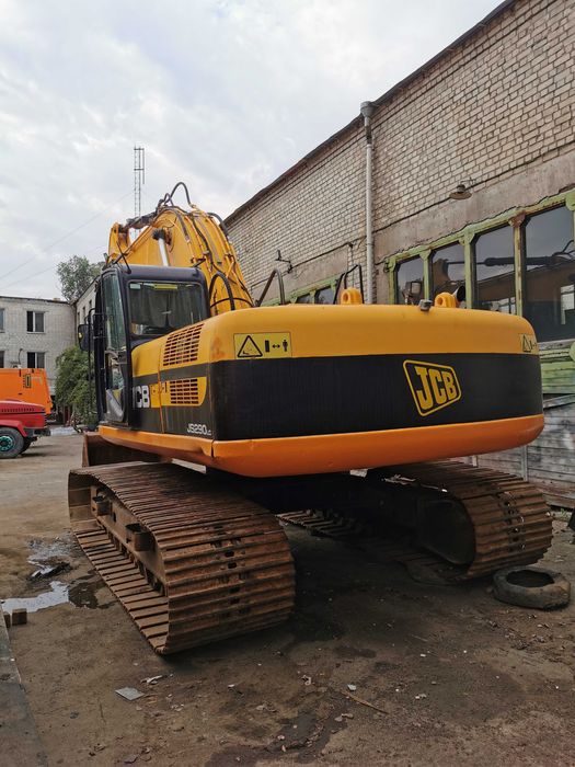Гусеничный экскаватор JCB JS 290