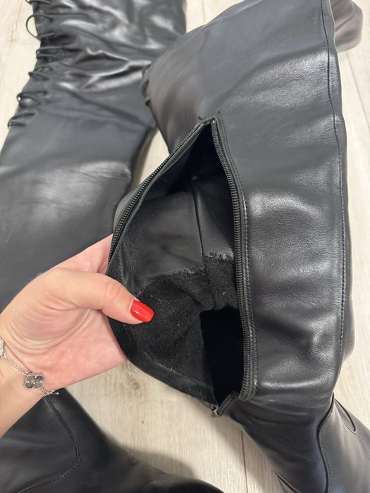 Шкіряні ботфорти за коліно