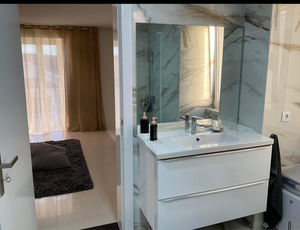 Quarto de casal com suite mêz ou diaria zona calma