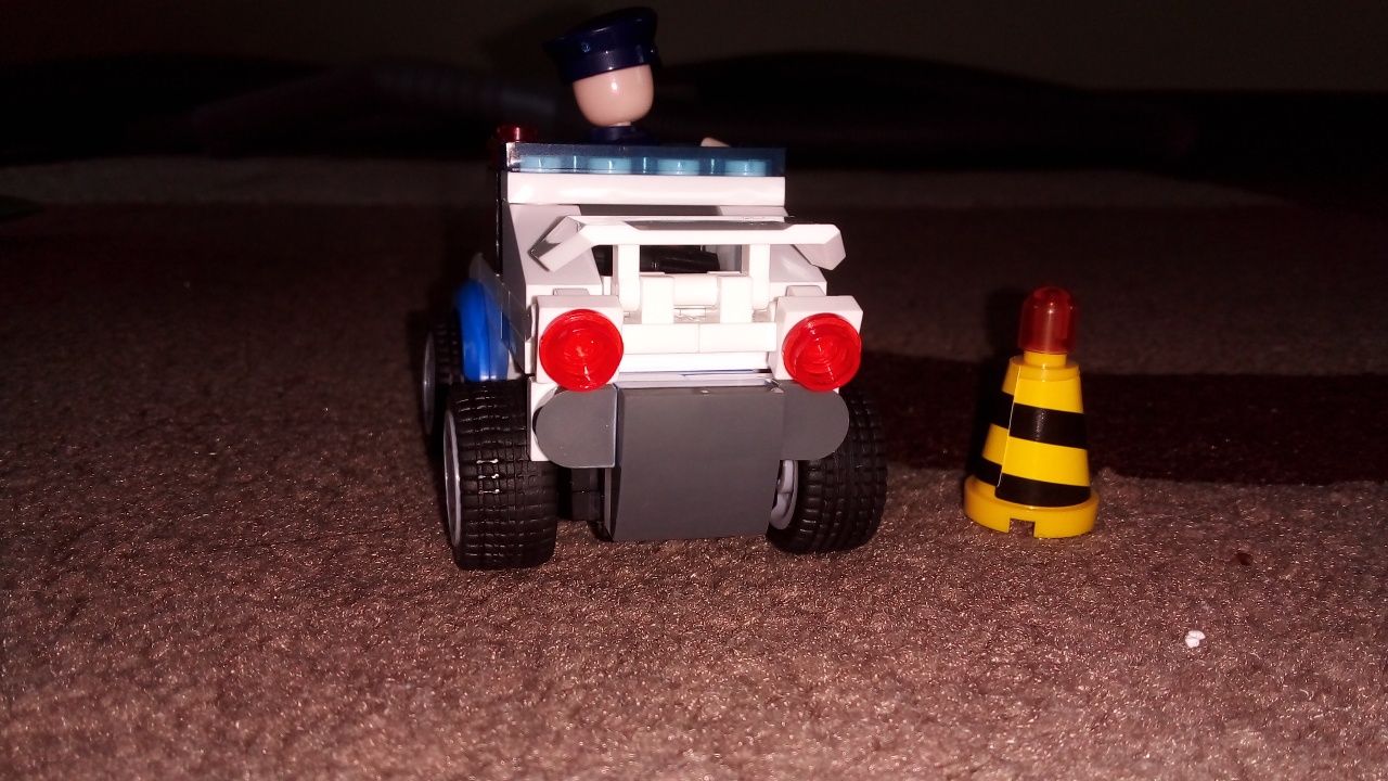 Машинка Лего  полицейский