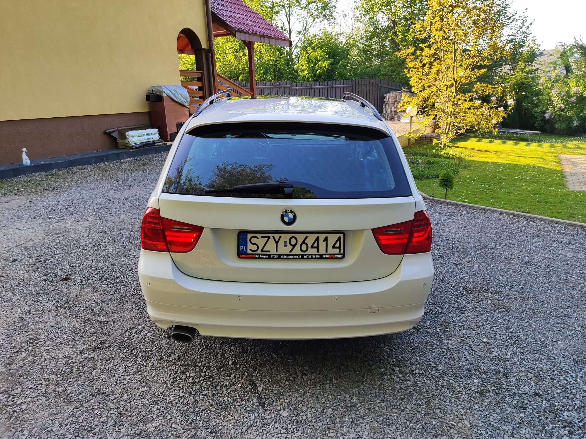 BMW E91 320d XDrive manual Alpinweiss shadowline focal