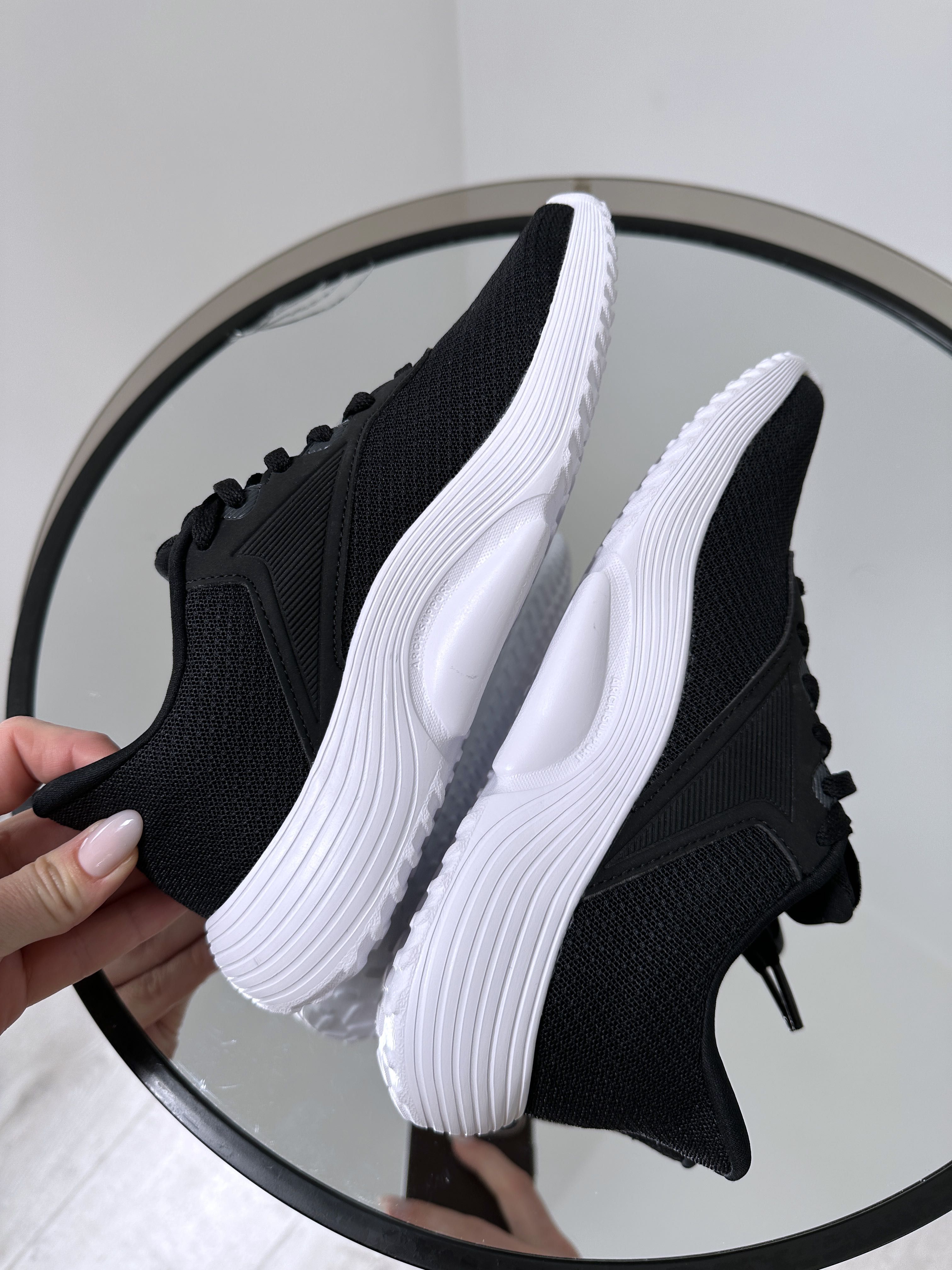 Дышащие спортивные кроссовки Reebok