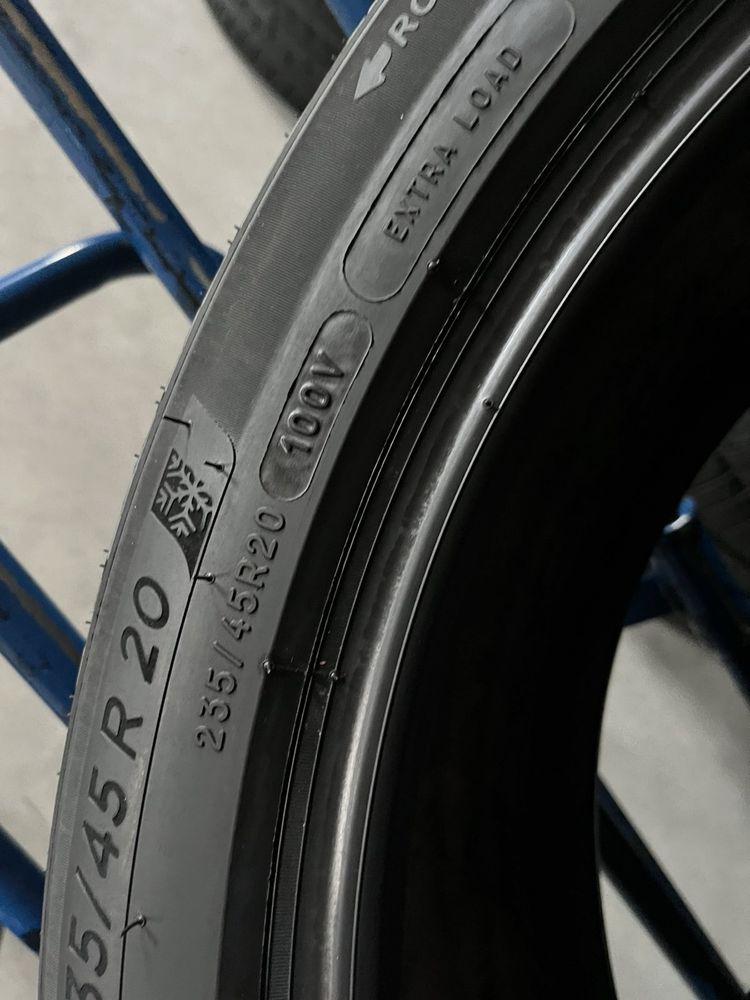 255/40/20+235/45/20 R20 Michelin Pilot Alpin 5 4шт нові зима