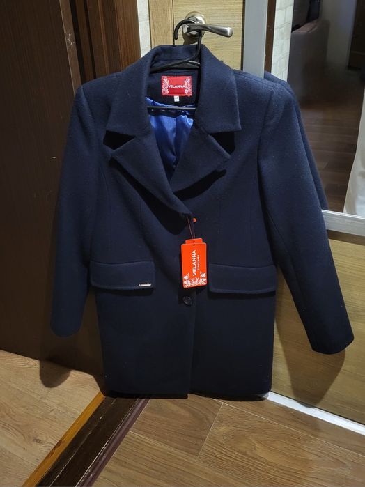 Нове шерстяне пальто