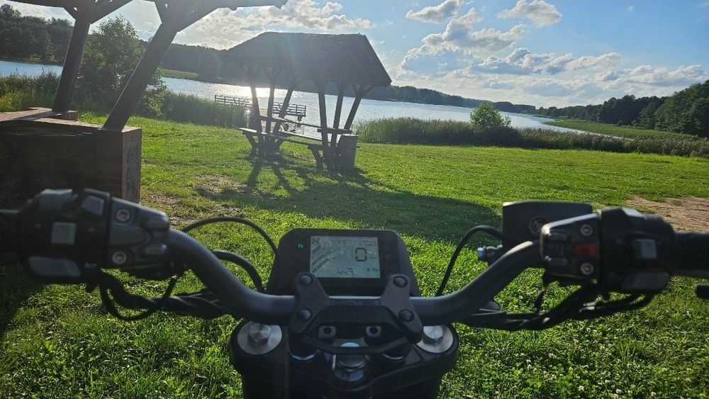 Motocykl Zontes GK 125. Naked / scrambler.