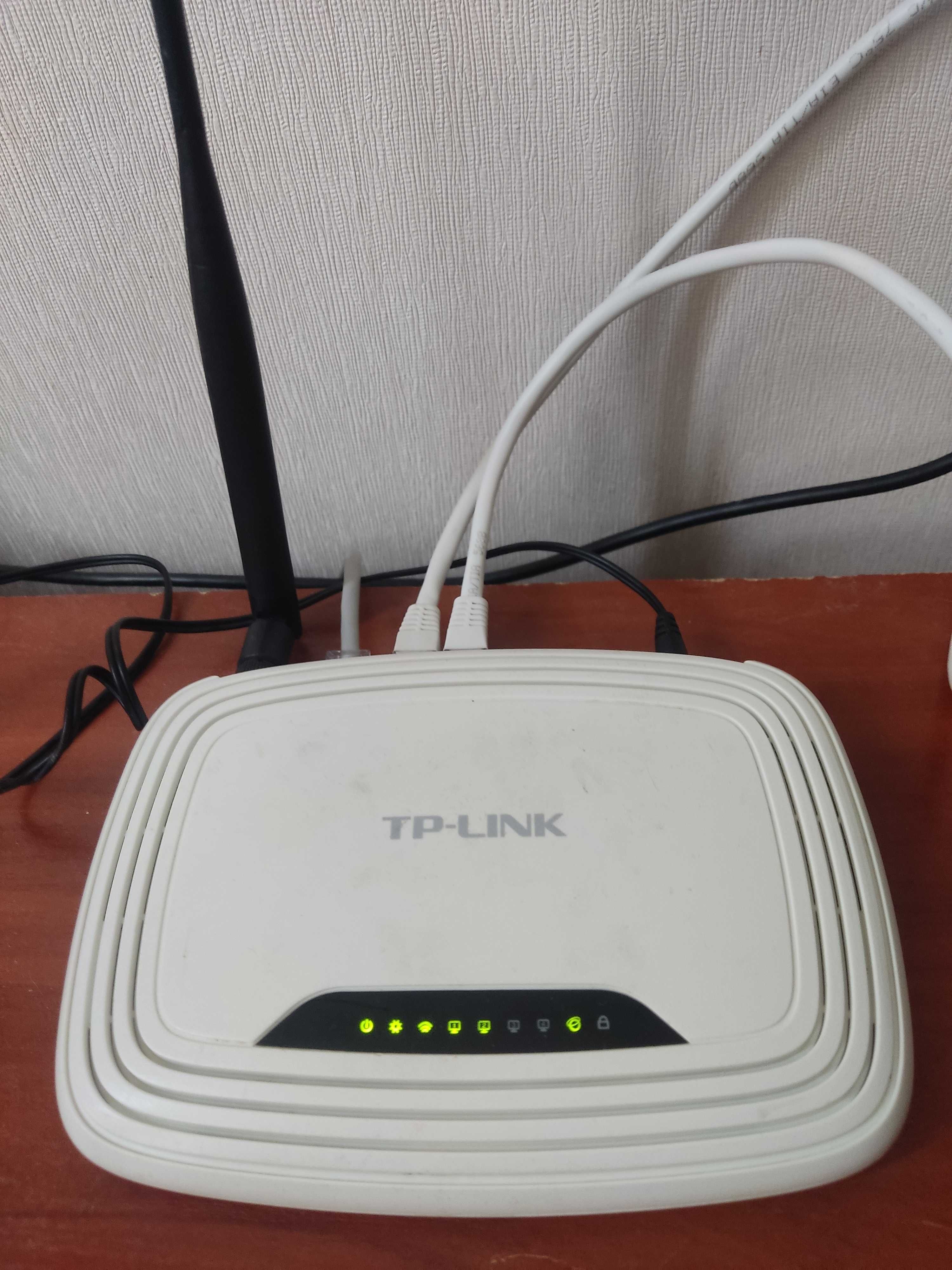 Продам б/у WiFi роутер TP-Link TL-WR 740N и блок питания