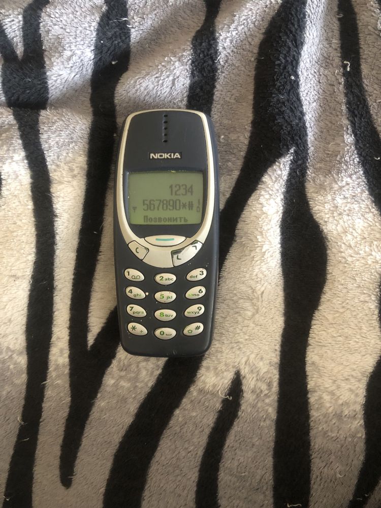 Раритетний мобільний Nokia 3310