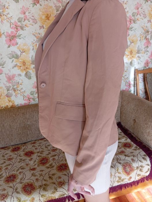 Піджак жіночий бежевий