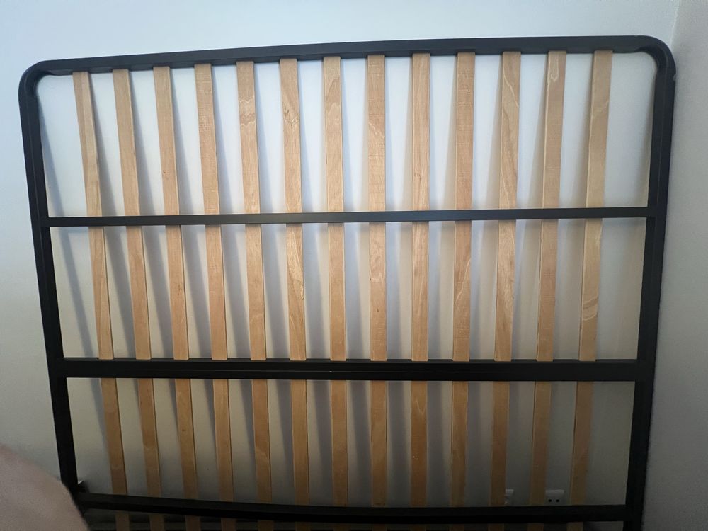 Cama Casal com estrado e colchão ( negociavel )